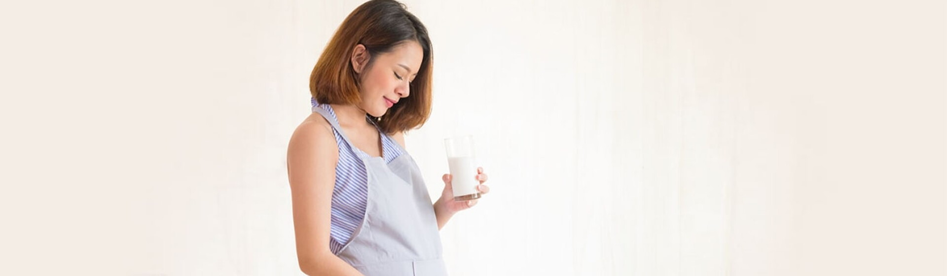 pregnant woman with healthy food